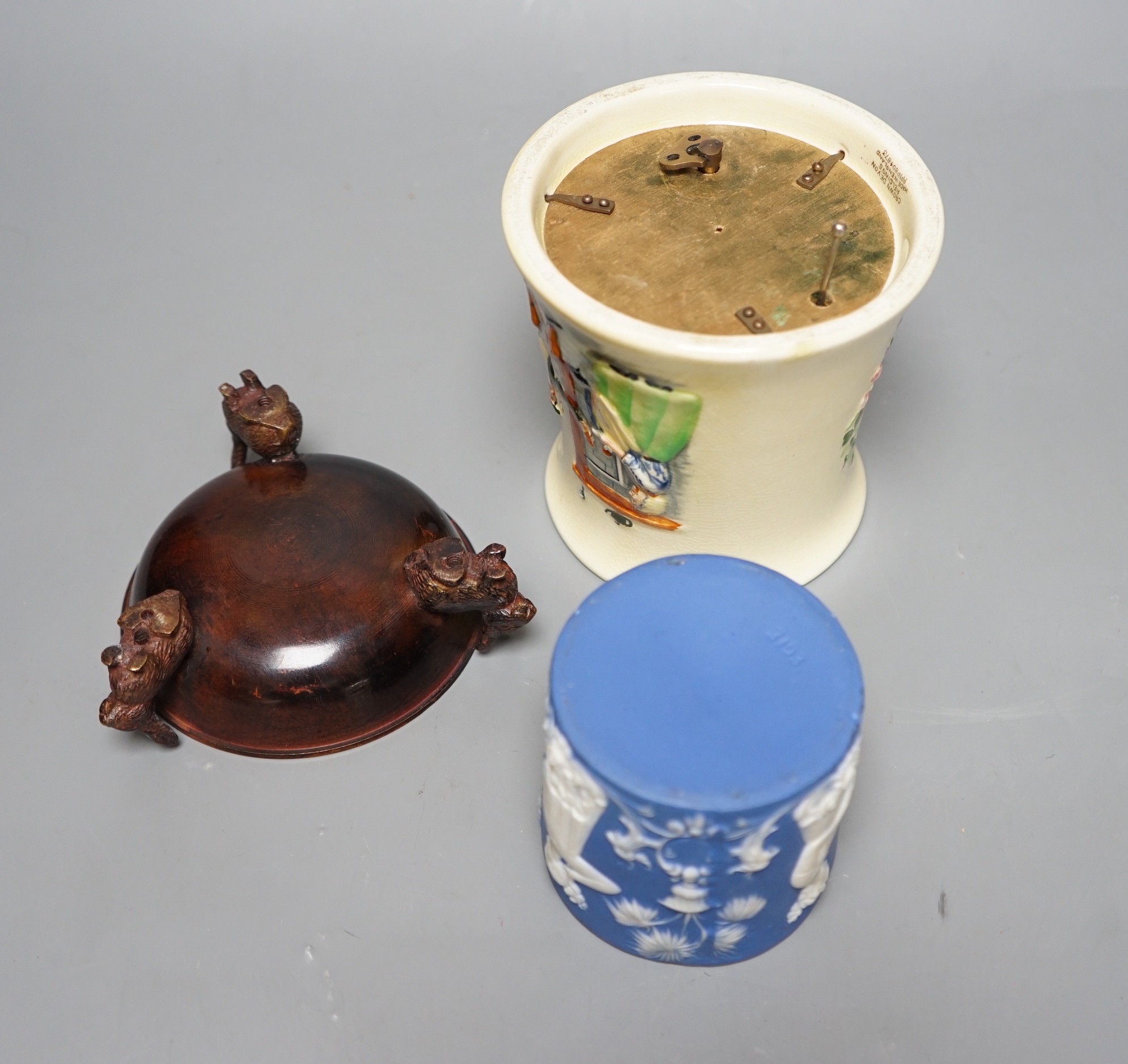 A Crown Devon Fieldings musical mug, a bronze tripod dish and a jasper pot